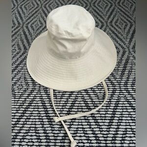 West Von Wila Wide Brim Bucket in Vanilla S/M